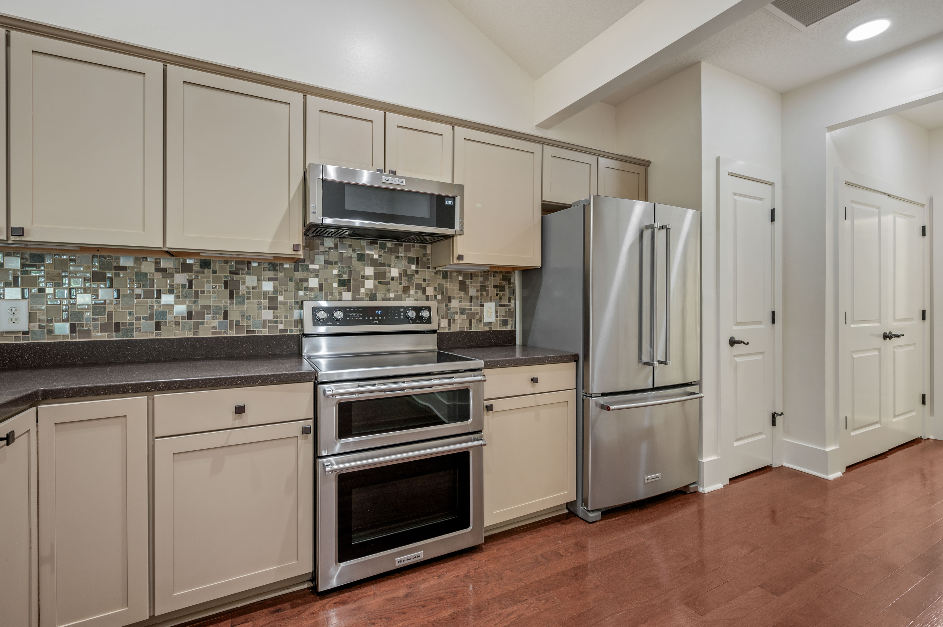 114 Edgewood Court image 10